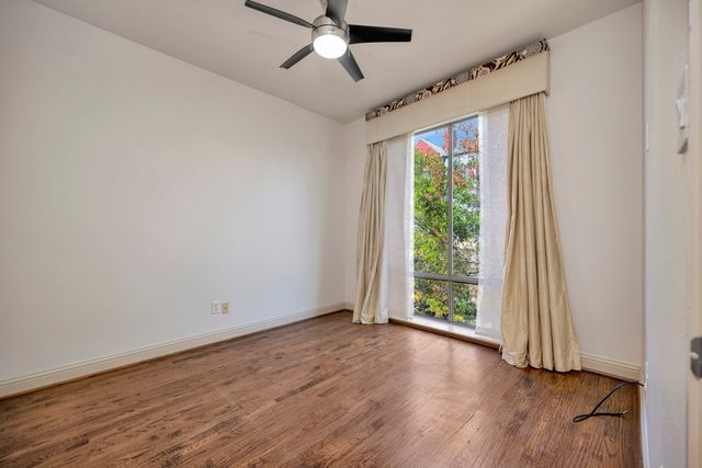 614 E 1st Street, Fort Worth, TX 76102