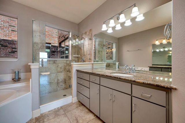 614 E 1st Street, Fort Worth, TX 76102