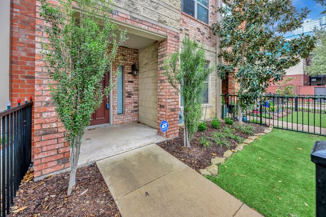 614 E 1st Street, Fort Worth, TX 76102