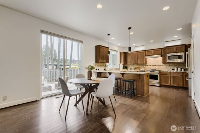 23257 SE 34th Place, Sammamish, WA 98075