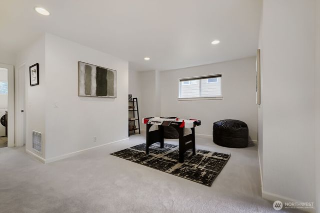 23257 SE 34th Place, Sammamish, WA 98075
