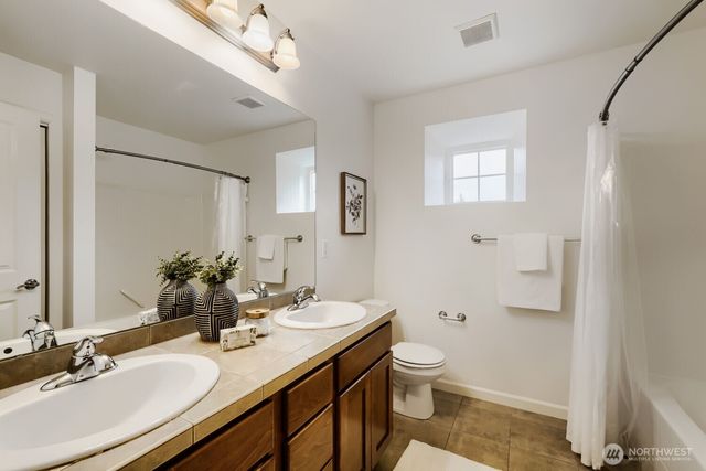 23257 SE 34th Place, Sammamish, WA 98075
