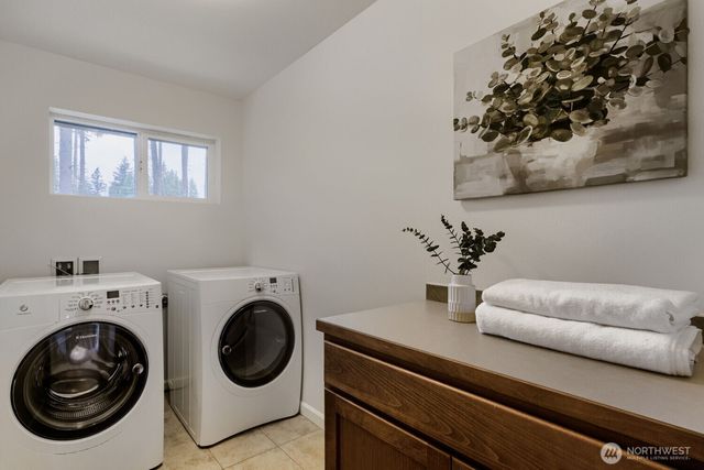 23257 SE 34th Place, Sammamish, WA 98075