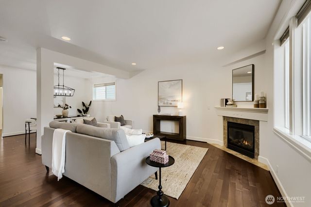 23257 SE 34th Place, Sammamish, WA 98075