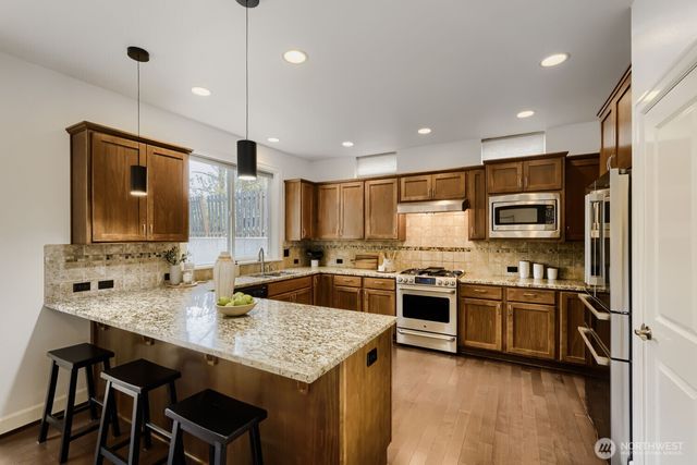 23257 SE 34th Place, Sammamish, WA 98075