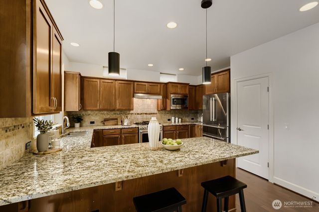 23257 SE 34th Place, Sammamish, WA 98075