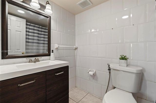 606 W 81st St 302, Hialeah, FL 33014