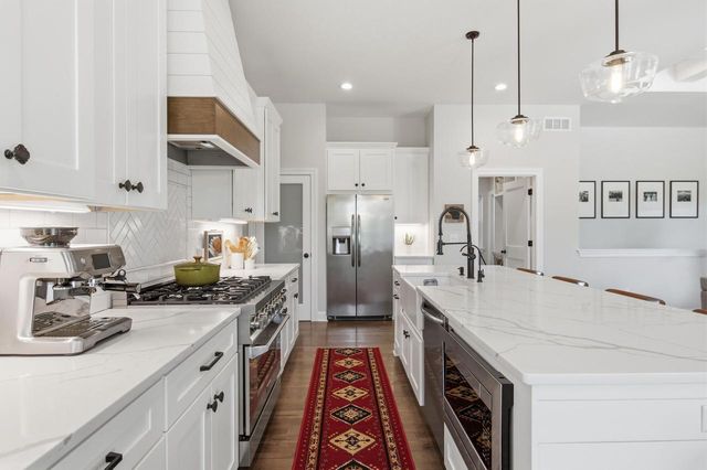 N52W30587 Moraine DRIVE, Hartland, WI 53029