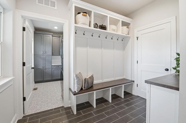 N52W30587 Moraine DRIVE, Hartland, WI 53029