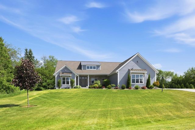 N52W30587 Moraine DRIVE, Hartland, WI 53029
