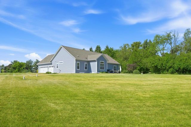 N52W30587 Moraine DRIVE, Hartland, WI 53029