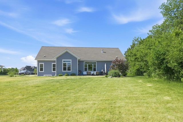 N52W30587 Moraine DRIVE, Hartland, WI 53029
