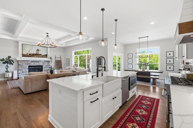 N52W30587 Moraine DRIVE, Hartland, WI 53029