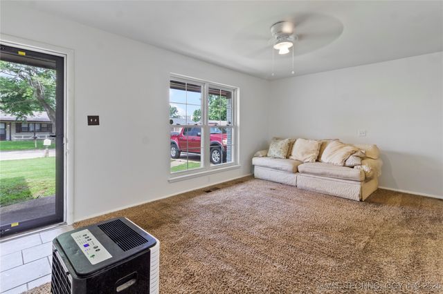 47 S 204th East Avenue, Tulsa, OK 74108