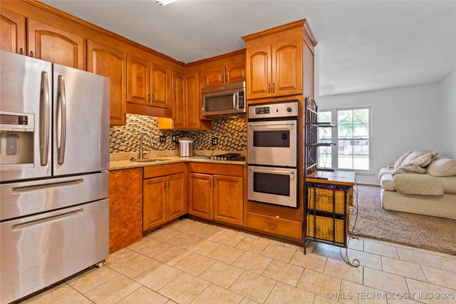 47 S 204th East Avenue, Tulsa, OK 74108