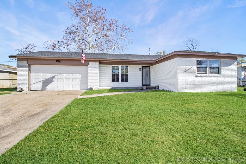 47 S 204th East Avenue, Tulsa, OK 74108