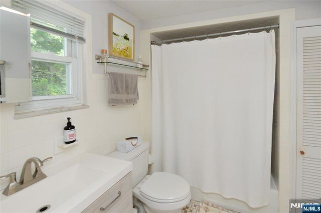 122 Strysko Avenue, Mahwah, NJ 07430