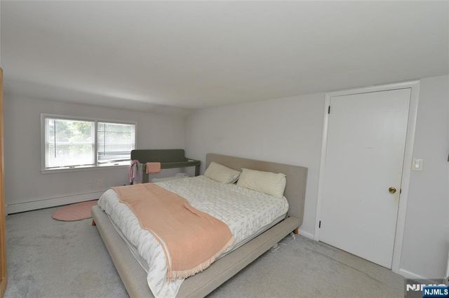 122 Strysko Avenue, Mahwah, NJ 07430