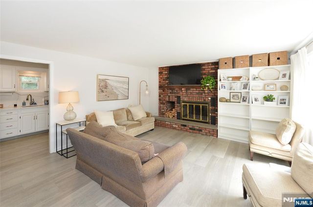 122 Strysko Avenue, Mahwah, NJ 07430