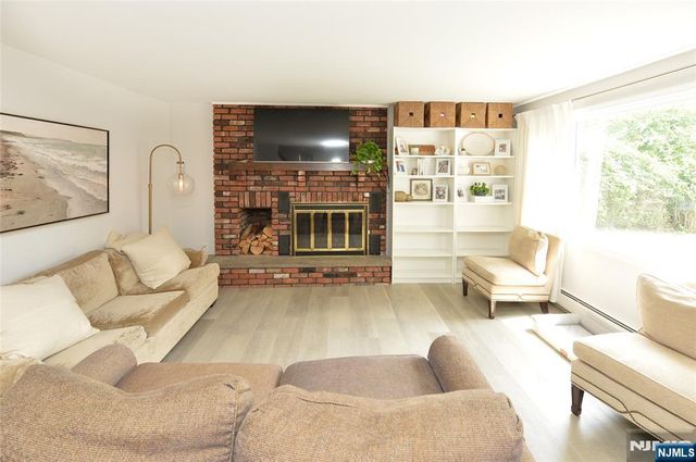 122 Strysko Avenue, Mahwah, NJ 07430