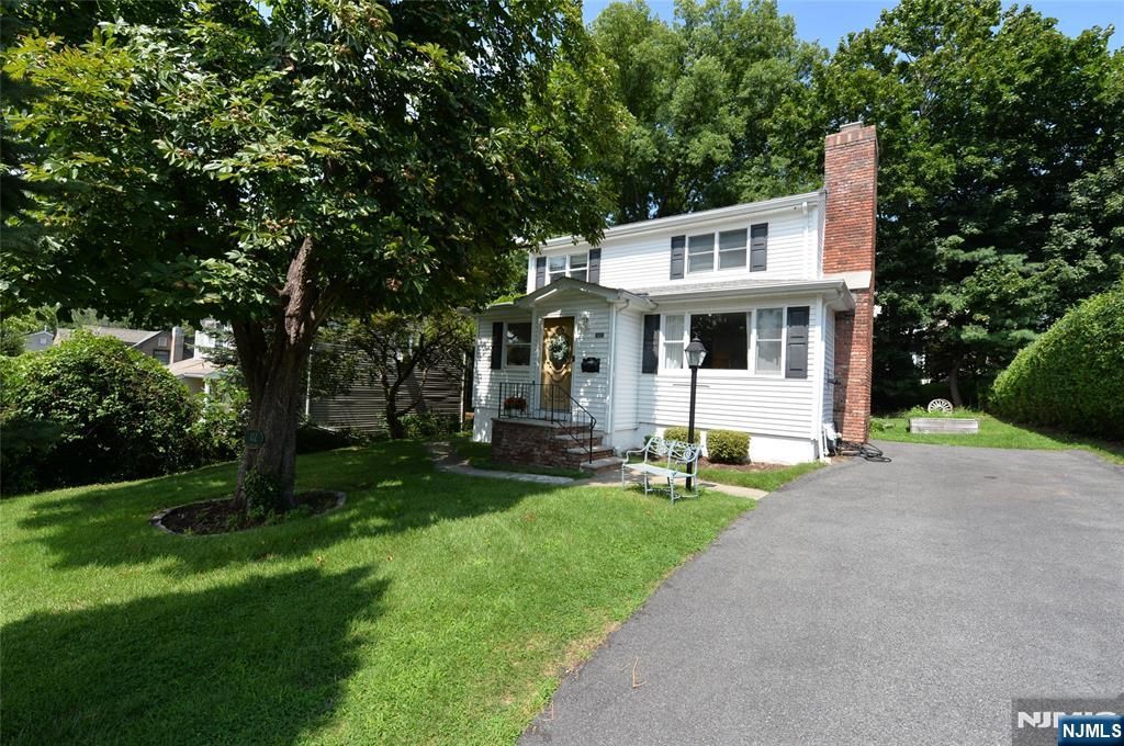 122 Strysko Avenue, Mahwah, NJ 07430