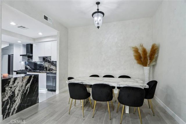 10659 Bloomfield Street, Toluca Lake, CA 91602