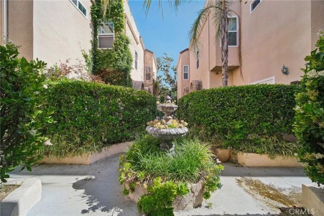 10659 Bloomfield Street, Toluca Lake, CA 91602