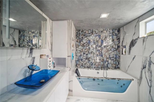 10659 Bloomfield Street, Toluca Lake, CA 91602