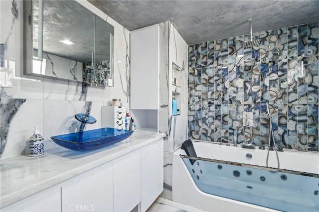 10659 Bloomfield Street, Toluca Lake, CA 91602