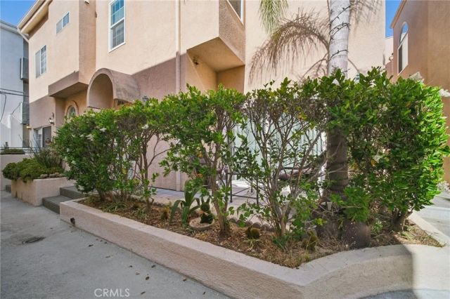 10659 Bloomfield Street, Toluca Lake, CA 91602
