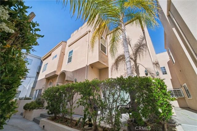 10659 Bloomfield Street, Toluca Lake, CA 91602