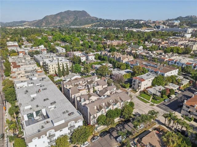10659 Bloomfield Street, Toluca Lake, CA 91602