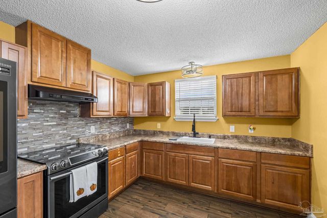 5713 Tryton Cir, Pensacola, FL 32526