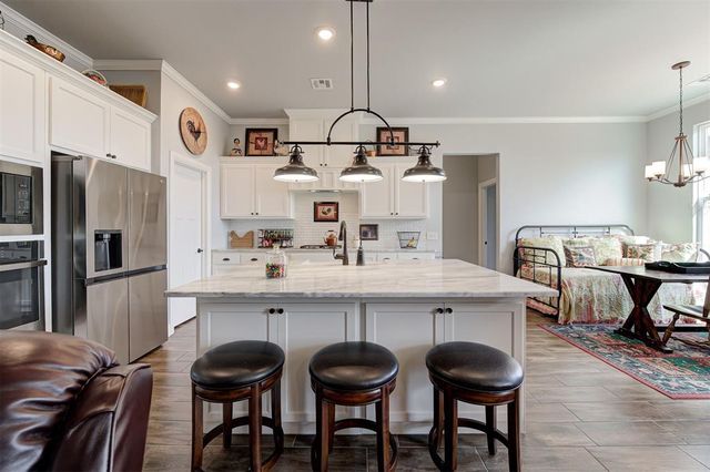 8930 Tall Oaks Drive, Guthrie, OK 73044