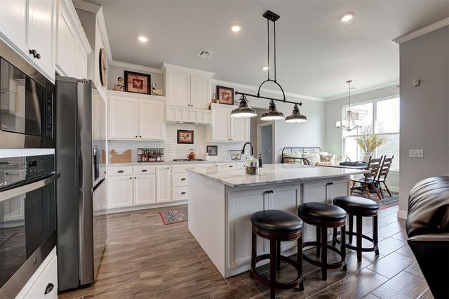 8930 Tall Oaks Drive, Guthrie, OK 73044