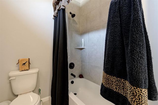 8930 Tall Oaks Drive, Guthrie, OK 73044