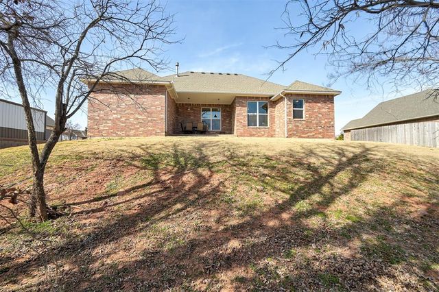 8930 Tall Oaks Drive, Guthrie, OK 73044