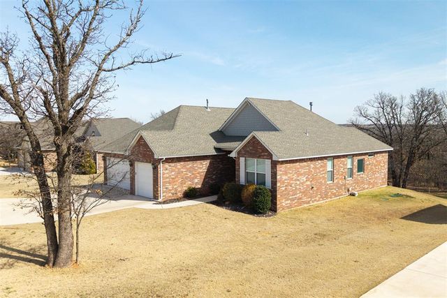 8930 Tall Oaks Drive, Guthrie, OK 73044