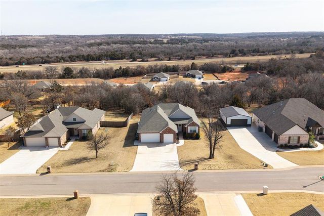 8930 Tall Oaks Drive, Guthrie, OK 73044