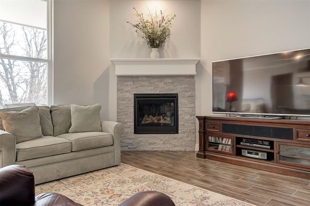 8930 Tall Oaks Drive, Guthrie, OK 73044