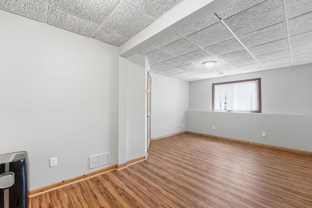 1004 Canterbury Avenue NE, Buffalo, MN 55313