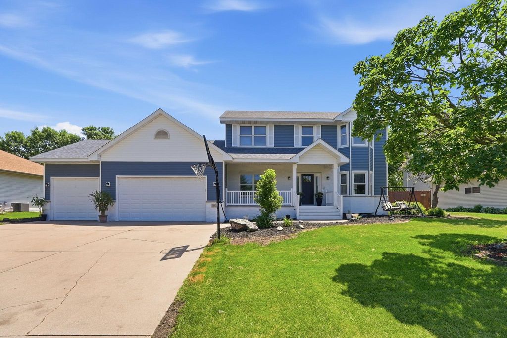 1004 Canterbury Avenue NE, Buffalo, MN 55313