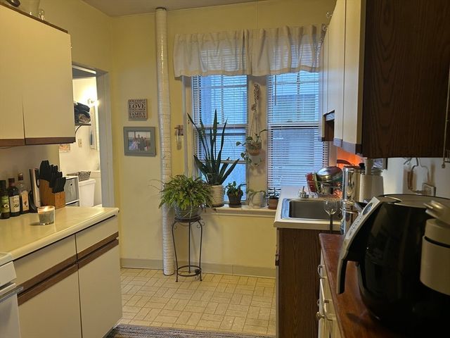 2039 Commonwealth Ave 8, Boston, MA 02135