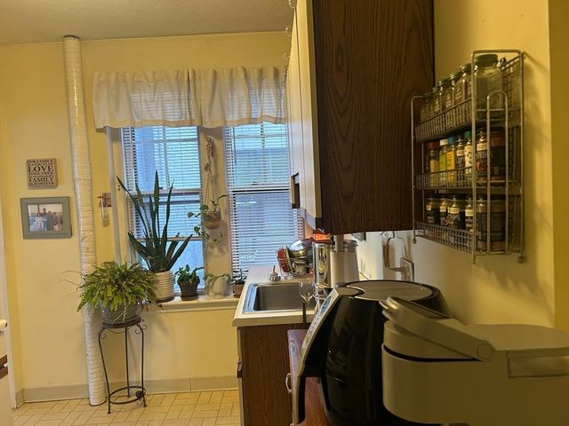 2039 Commonwealth Ave 8, Boston, MA 02135