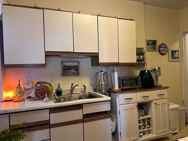 2039 Commonwealth Ave 8, Boston, MA 02135