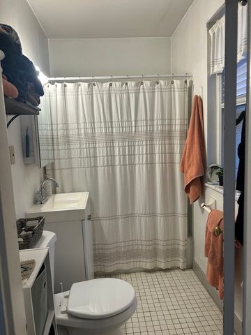 2039 Commonwealth Ave 8, Boston, MA 02135