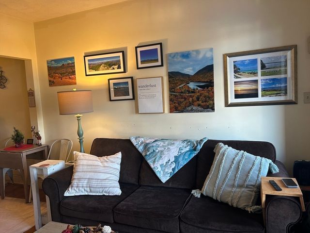 2039 Commonwealth Ave 8, Boston, MA 02135