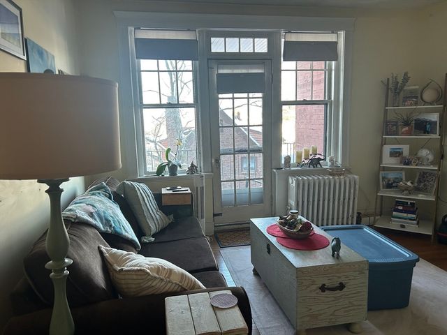 2039 Commonwealth Ave 8, Boston, MA 02135