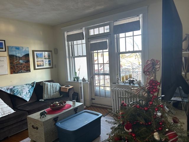 2039 Commonwealth Ave 8, Boston, MA 02135