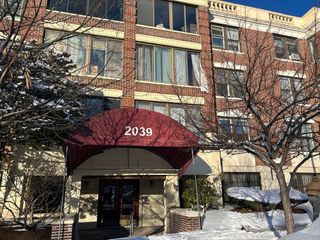 2039 Commonwealth Ave 8, Boston, MA 02135